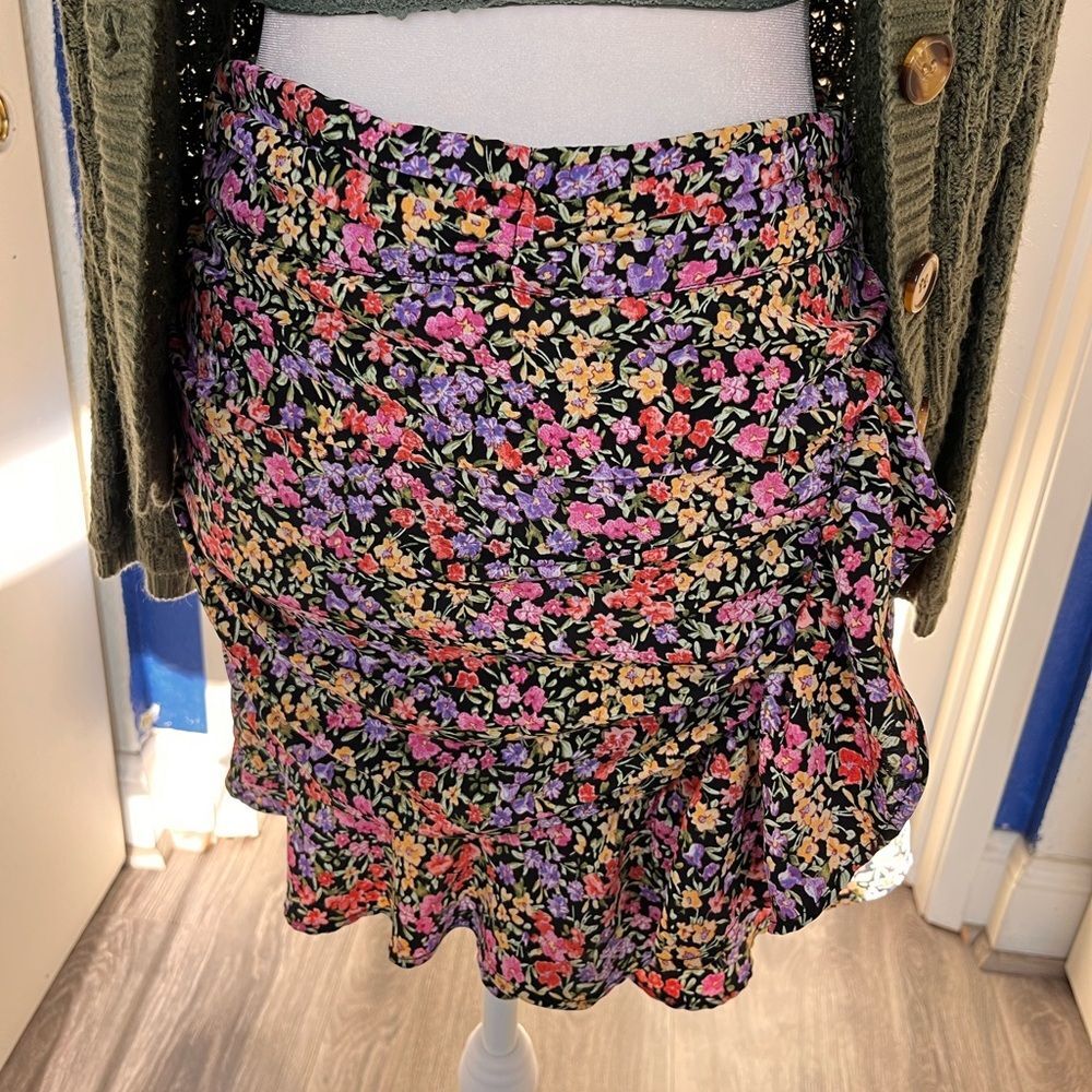 Zara Floral Ruched Ruffle Mini Skirt – Size M - Picture 3 of 11